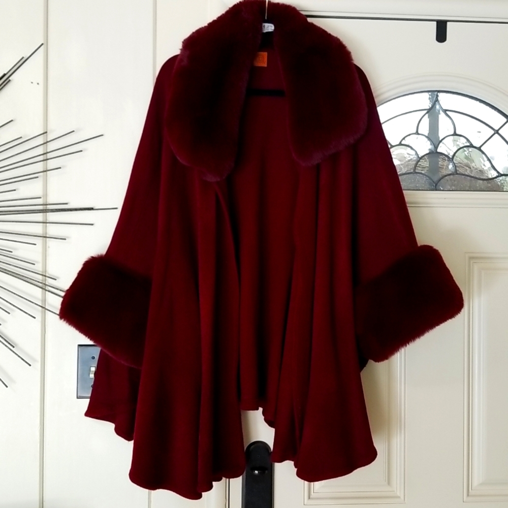 Gorgous Wrap with sleeves NWT
